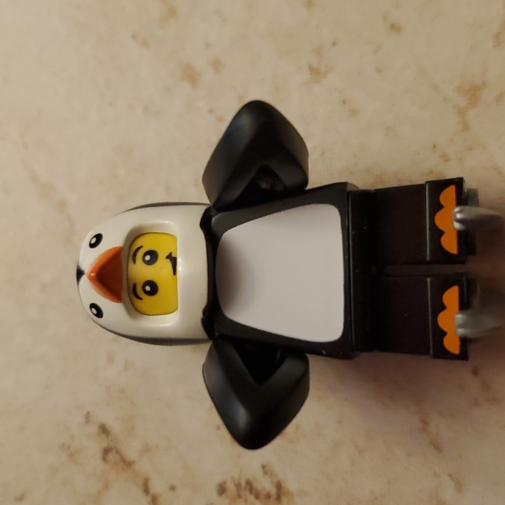 LEGO Series 16 Penguin Boy Minifigure (71013) New Collectible W/ Ice Skates